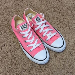 Converse shoes size 6 women's, pink, new
